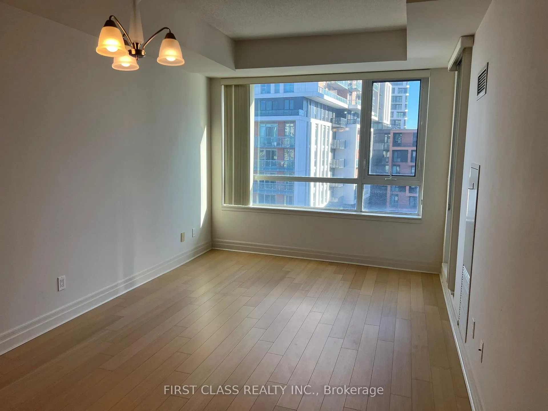 Photo 7 of Unit 807 F, 8130 Birchmount Road, Markham, Unionville — HOMEH