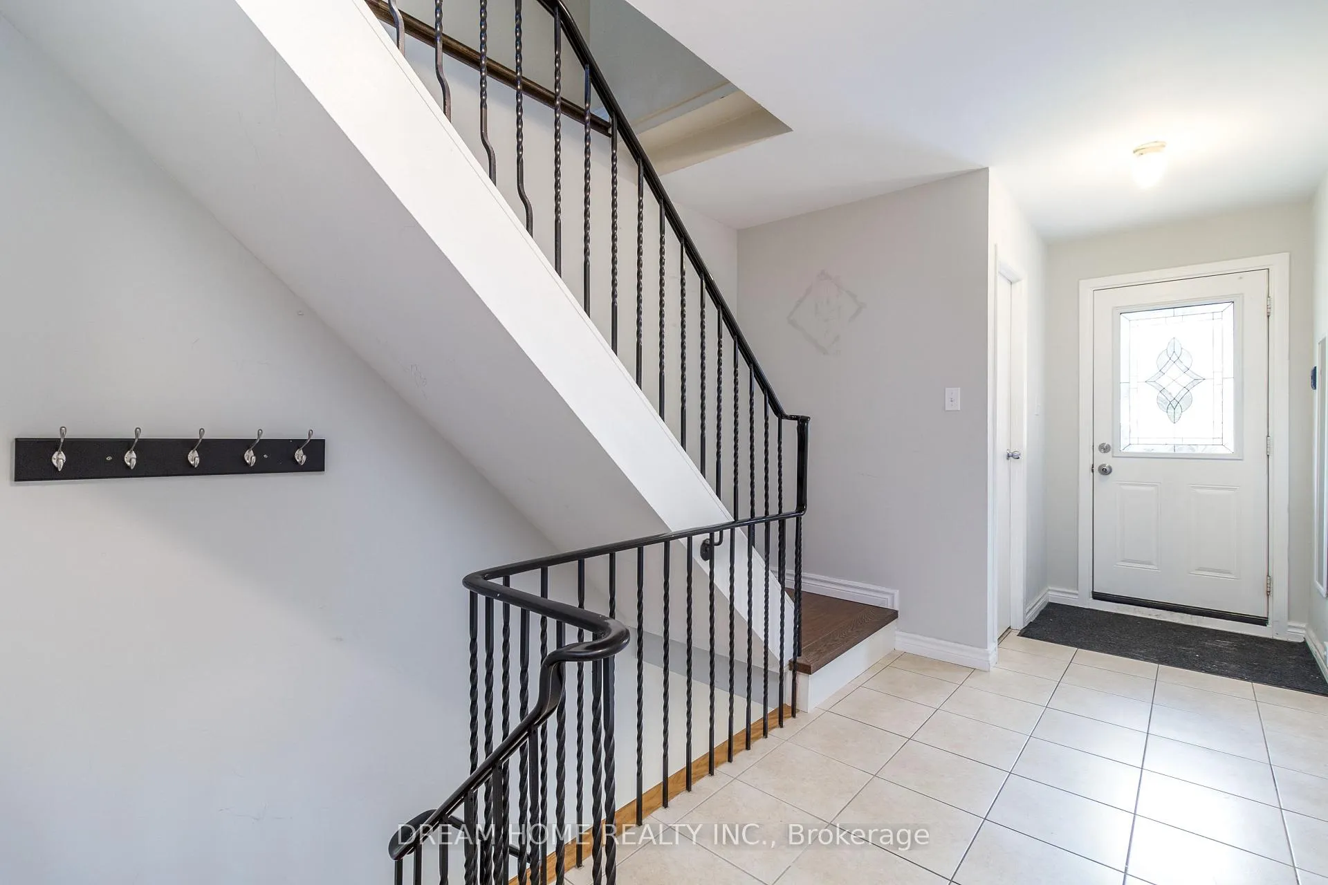 Photo 2 of 36 New Port Way, Markham, Thornhill — HOMEH