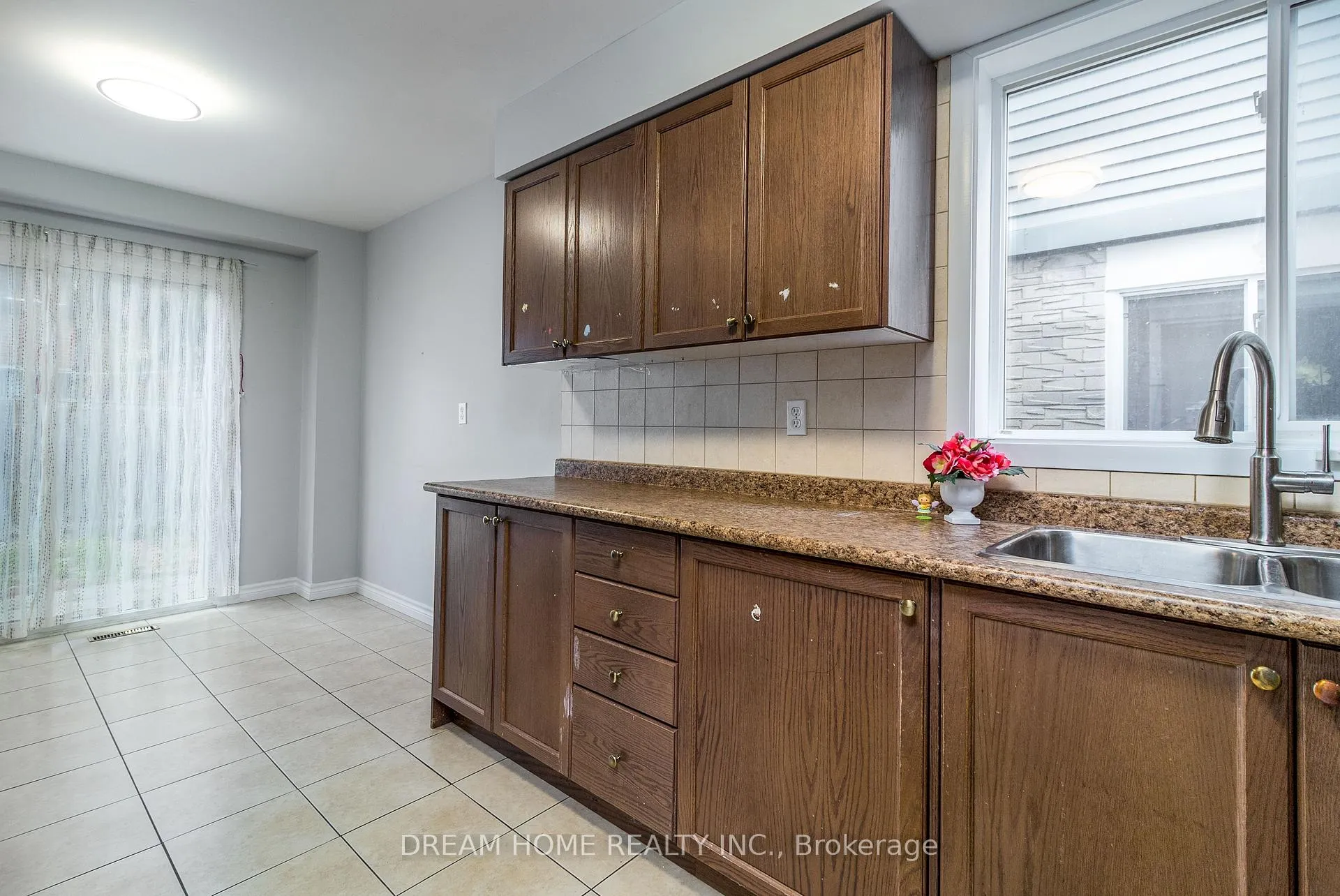 Photo 5 of 36 New Port Way, Markham, Thornhill — HOMEH