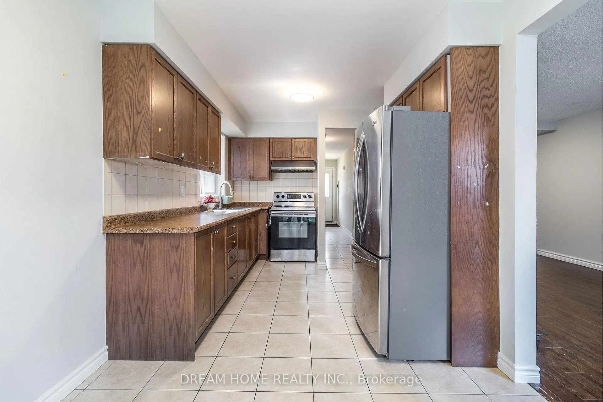 Photo 6 of 36 New Port Way, Markham, Thornhill — HOMEH