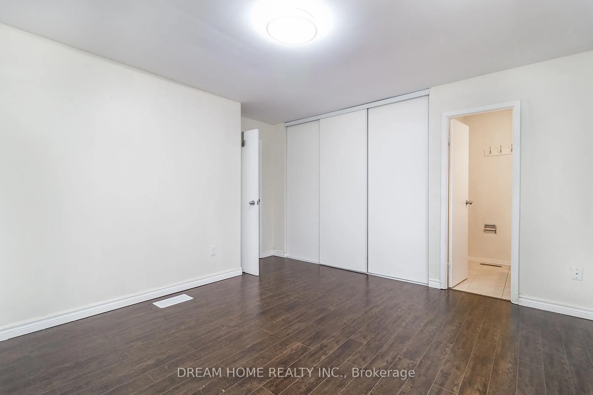 Photo 10 of 36 New Port Way, Markham, Thornhill — HOMEH