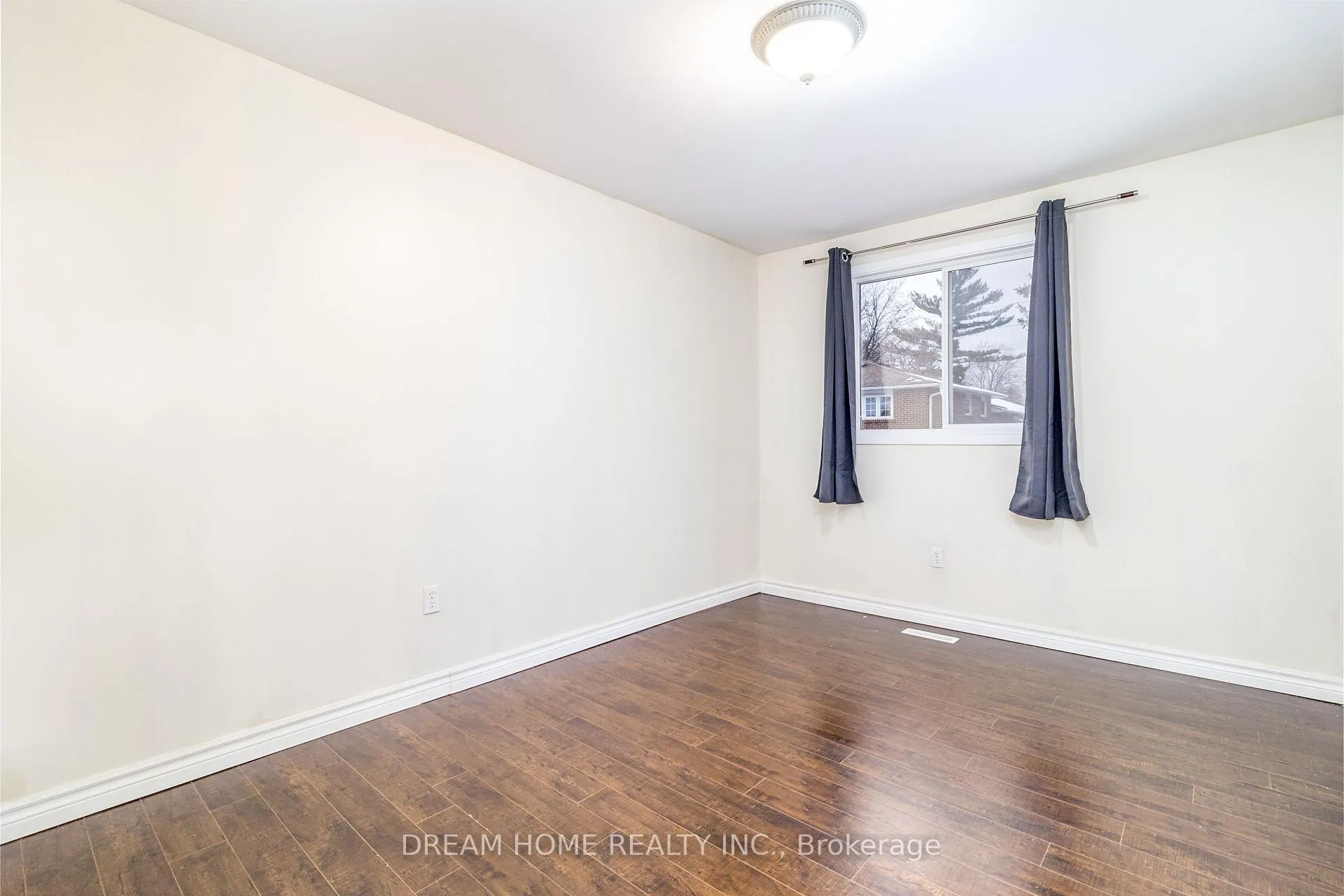 Photo 12 of 36 New Port Way, Markham, Thornhill — HOMEH