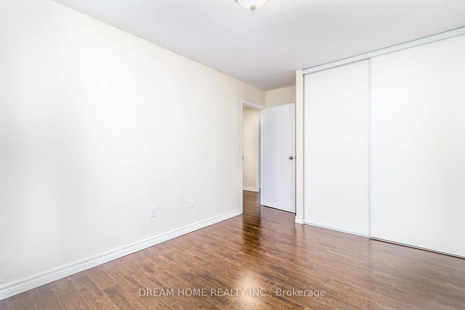Photo 13 of 36 New Port Way, Markham, Thornhill — HOMEH