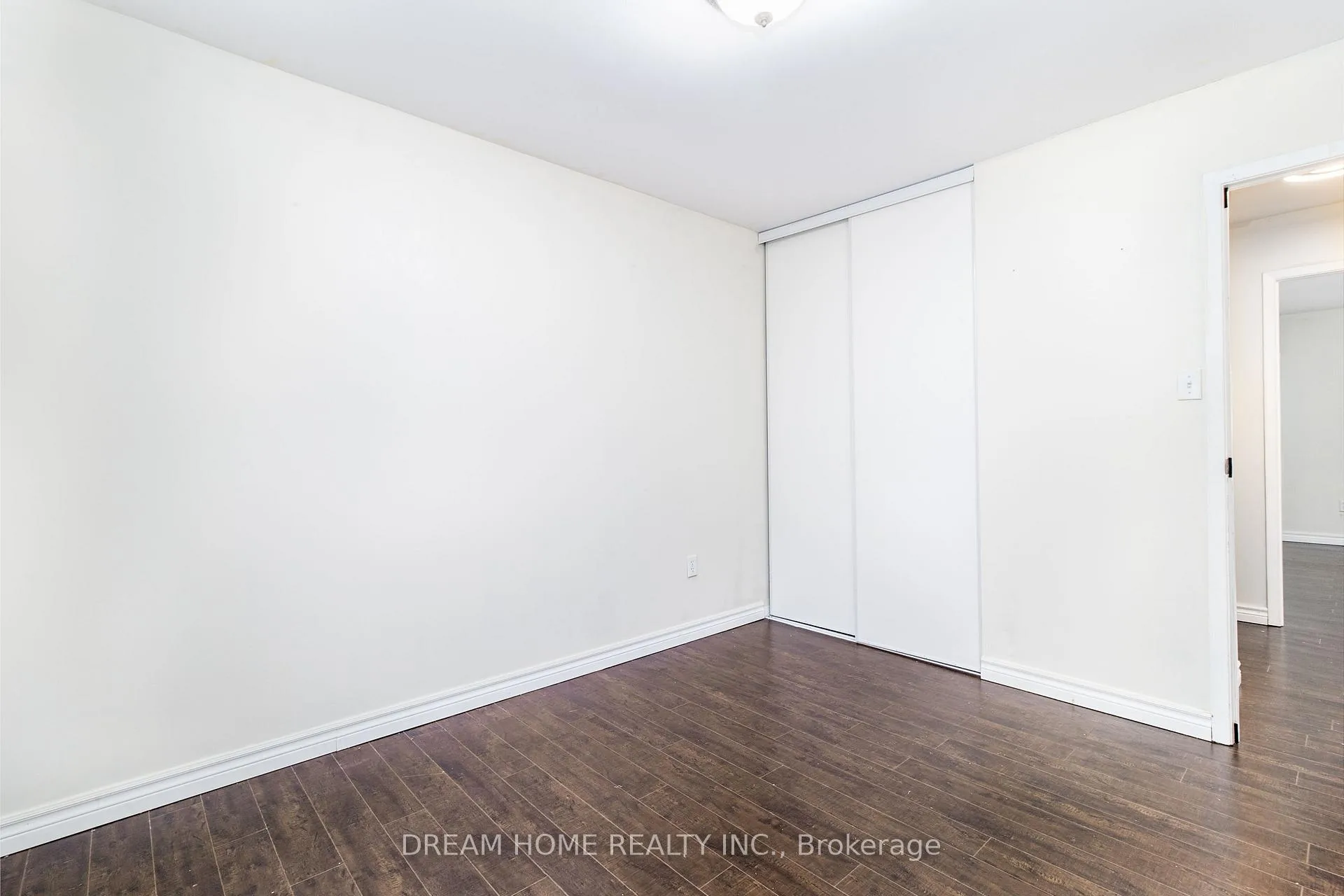 Photo 15 of 36 New Port Way, Markham, Thornhill — HOMEH