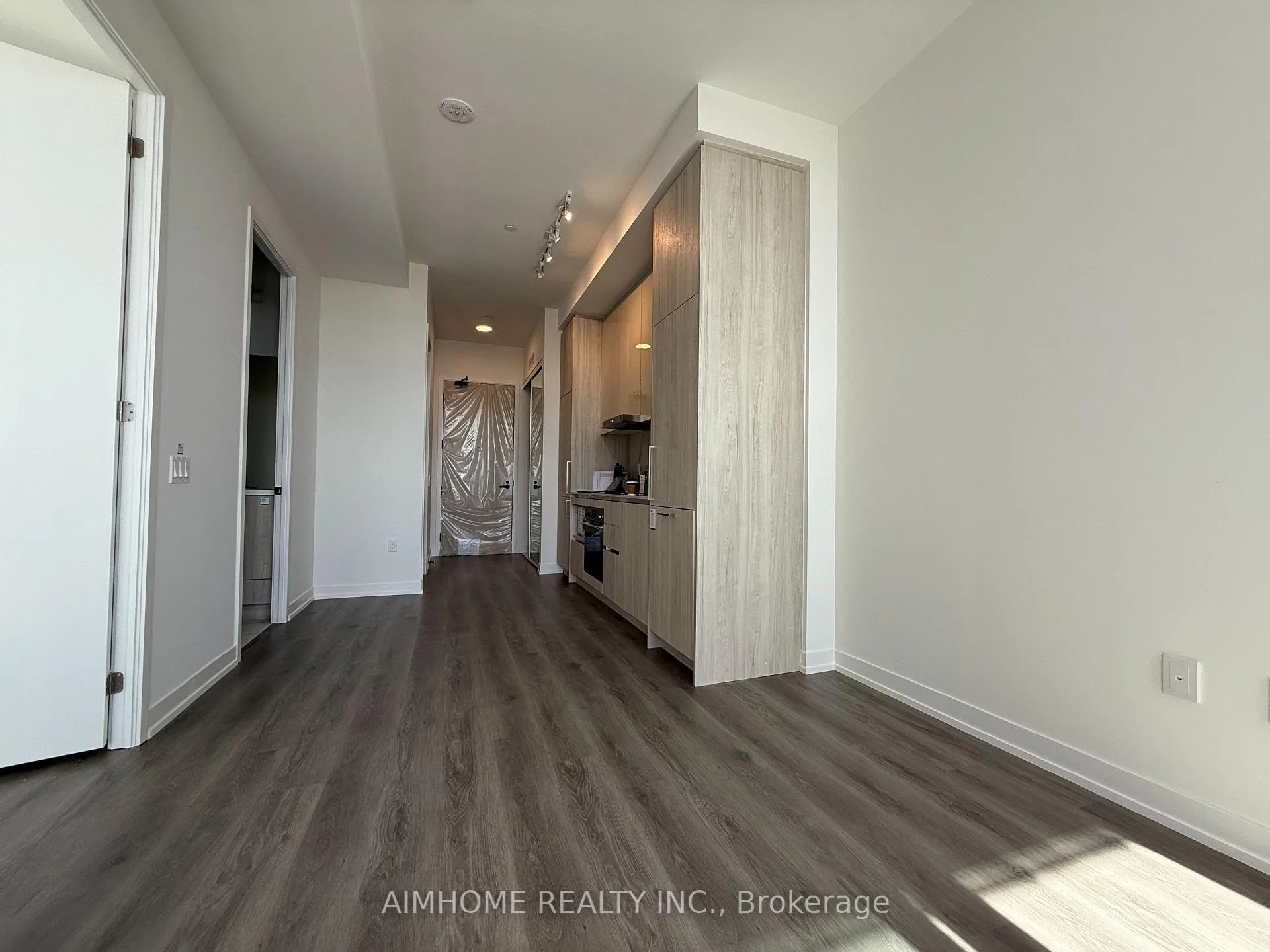 Photo 2 of Unit 603, 225 Commerce Street, Vaughan, Vaughan Corporate Centre — HOMEH