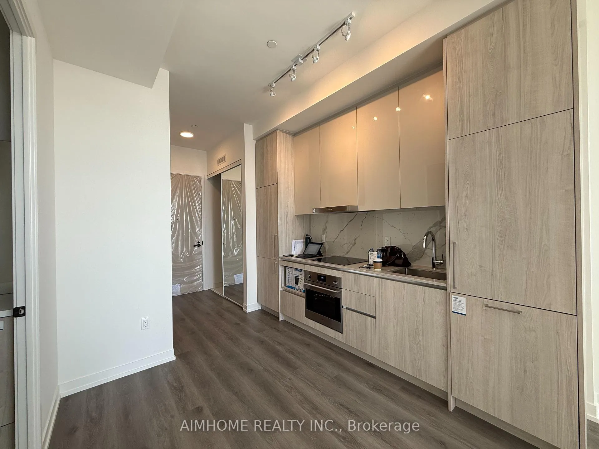 Photo 3 of Unit 603, 225 Commerce Street, Vaughan, Vaughan Corporate Centre — HOMEH