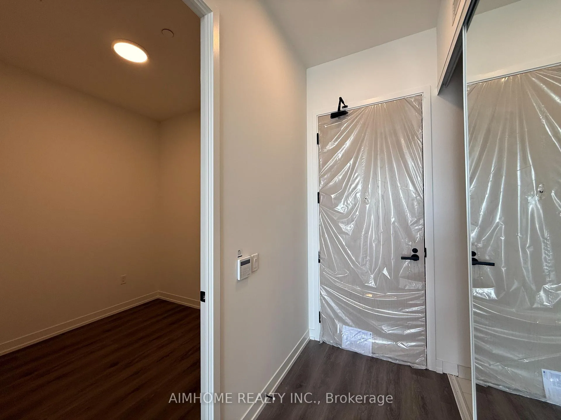Photo 4 of Unit 603, 225 Commerce Street, Vaughan, Vaughan Corporate Centre — HOMEH