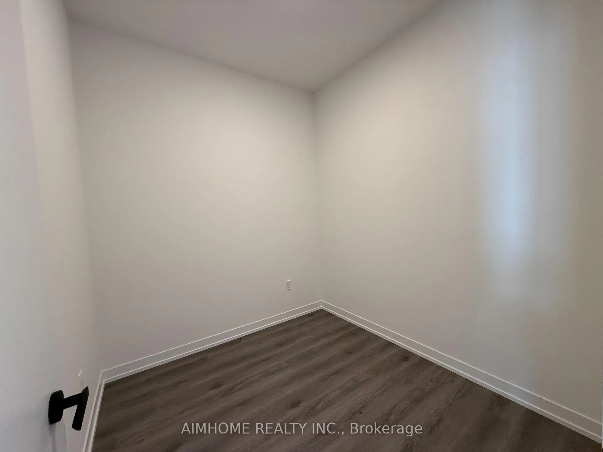 Photo 6 of Unit 603, 225 Commerce Street, Vaughan, Vaughan Corporate Centre — HOMEH