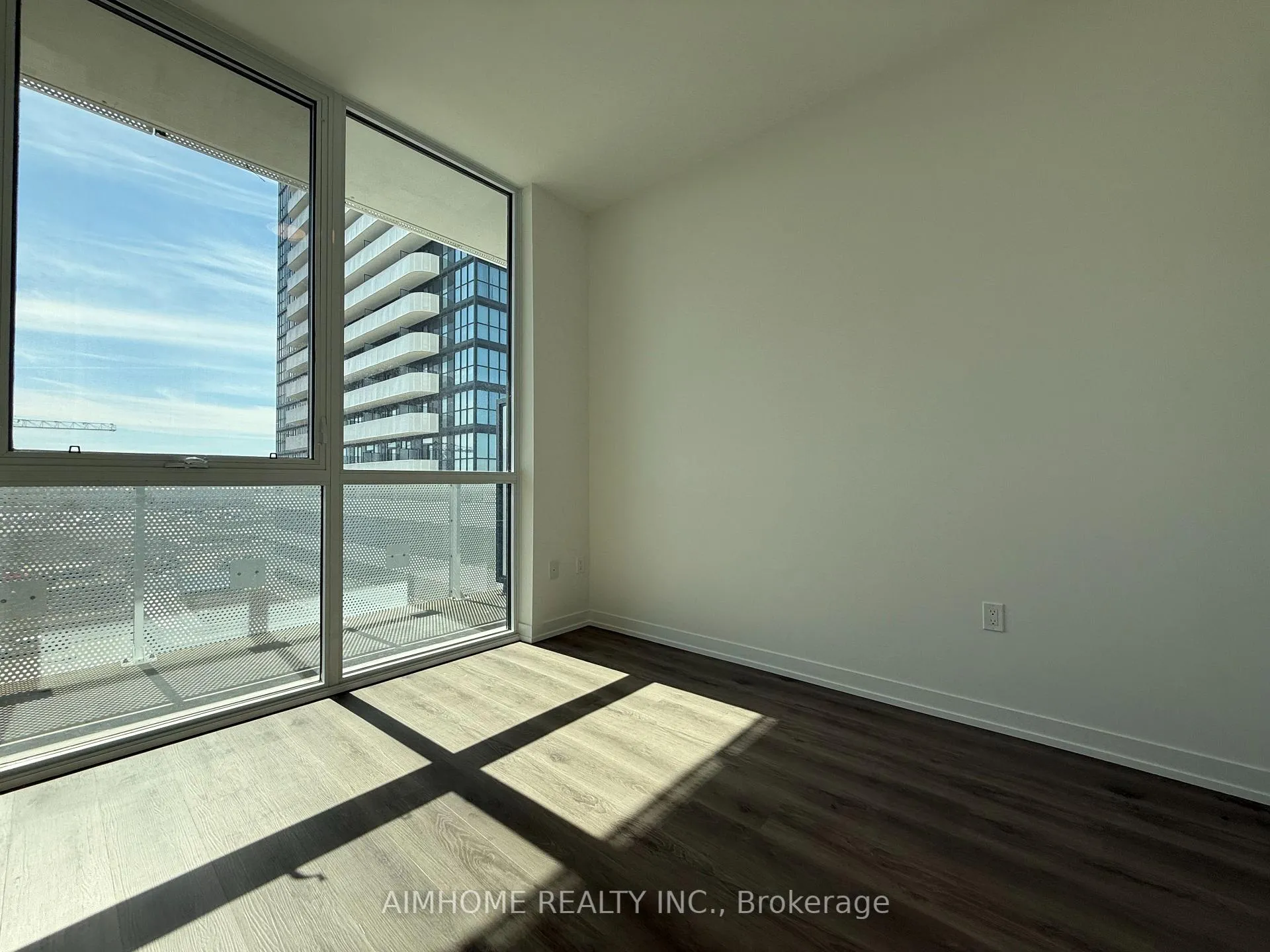 Photo 8 of Unit 603, 225 Commerce Street, Vaughan, Vaughan Corporate Centre — HOMEH