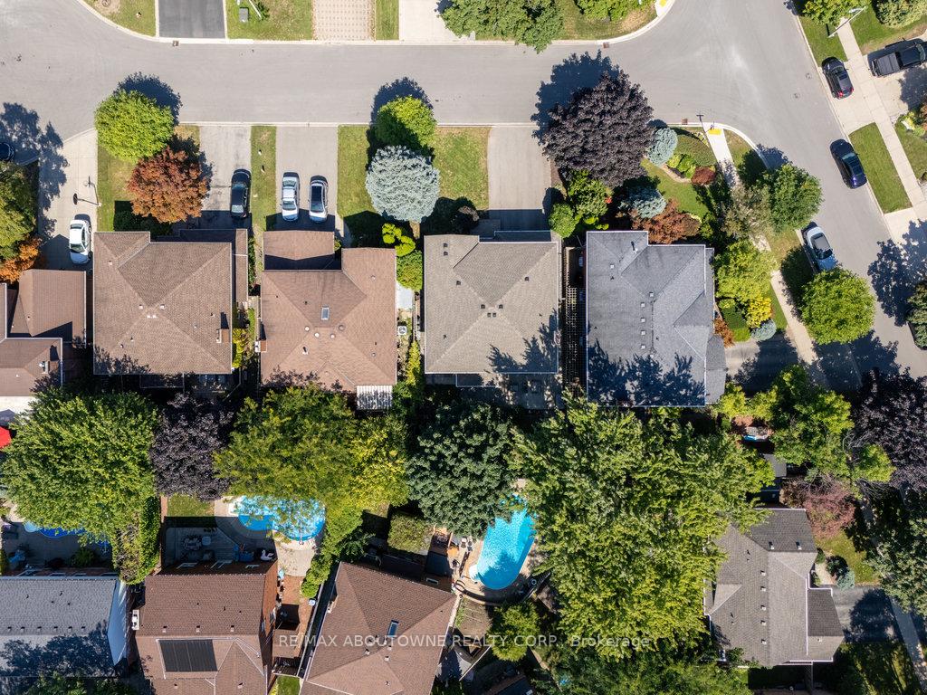 Photo 3 of 542 Hambling Court, Burlington, Roseland — HOMEH