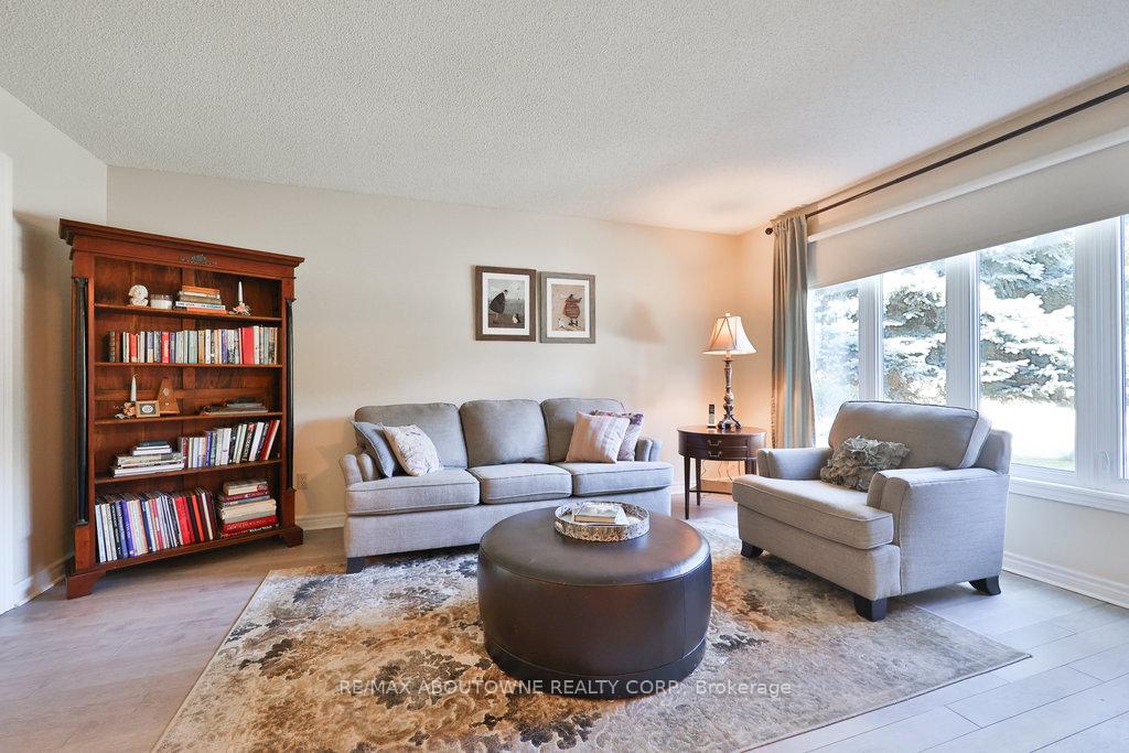 Photo 7 of 542 Hambling Court, Burlington, Roseland — HOMEH