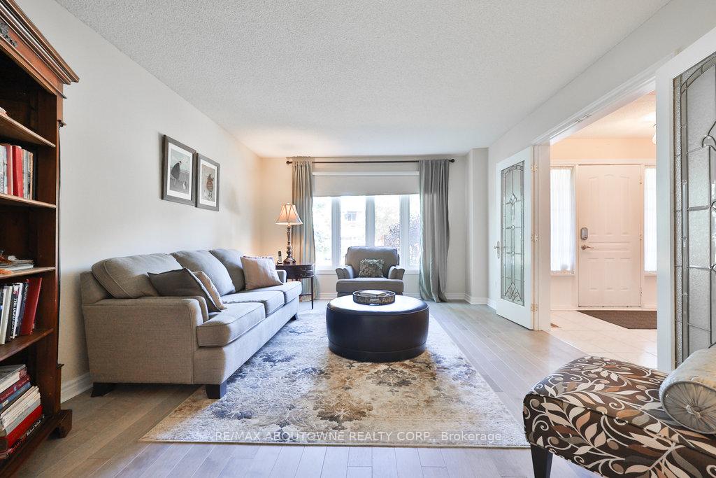 Photo 8 of 542 Hambling Court, Burlington, Roseland — HOMEH