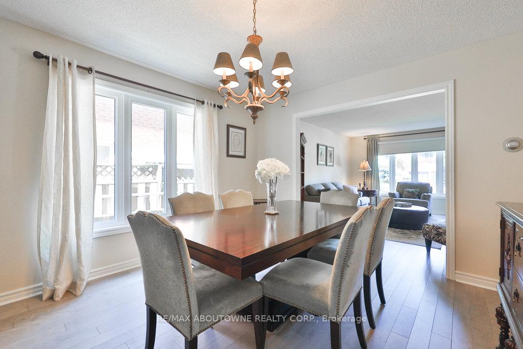Photo 11 of 542 Hambling Court, Burlington, Roseland — HOMEH