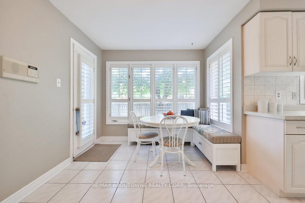 Photo 15 of 542 Hambling Court, Burlington, Roseland — HOMEH