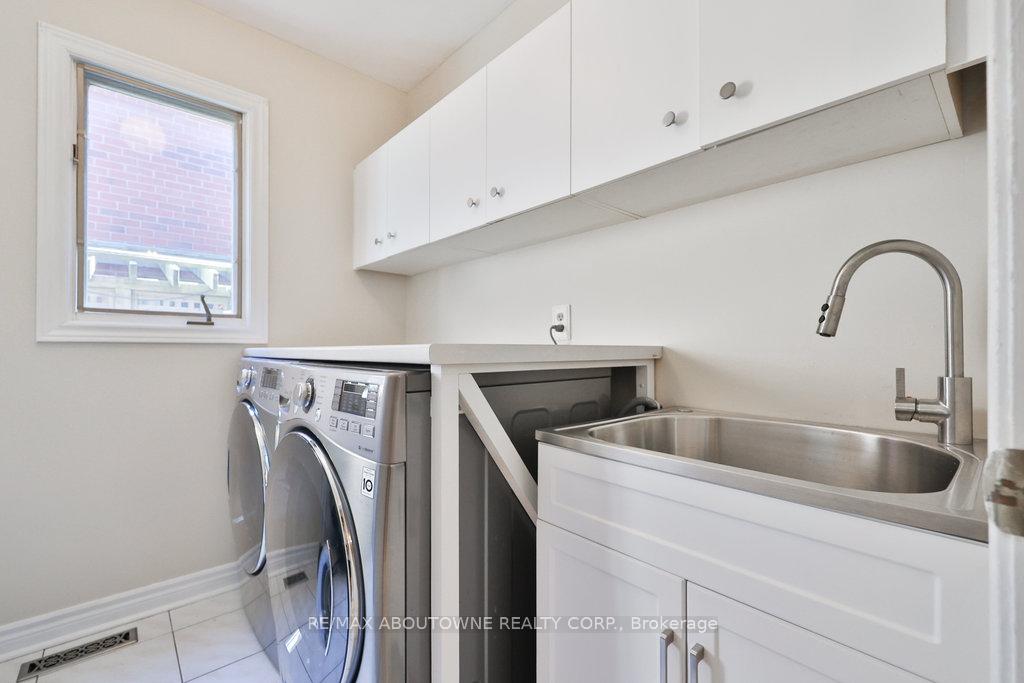 Photo 17 of 542 Hambling Court, Burlington, Roseland — HOMEH