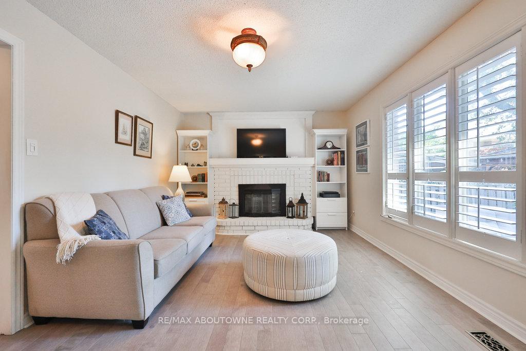 Photo 19 of 542 Hambling Court, Burlington, Roseland — HOMEH