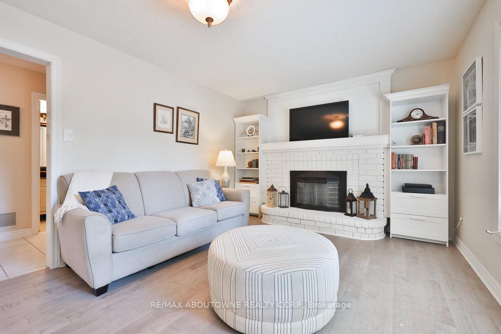 Photo 20 of 542 Hambling Court, Burlington, Roseland — HOMEH