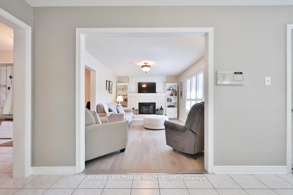 Photo 21 of 542 Hambling Court, Burlington, Roseland — HOMEH
