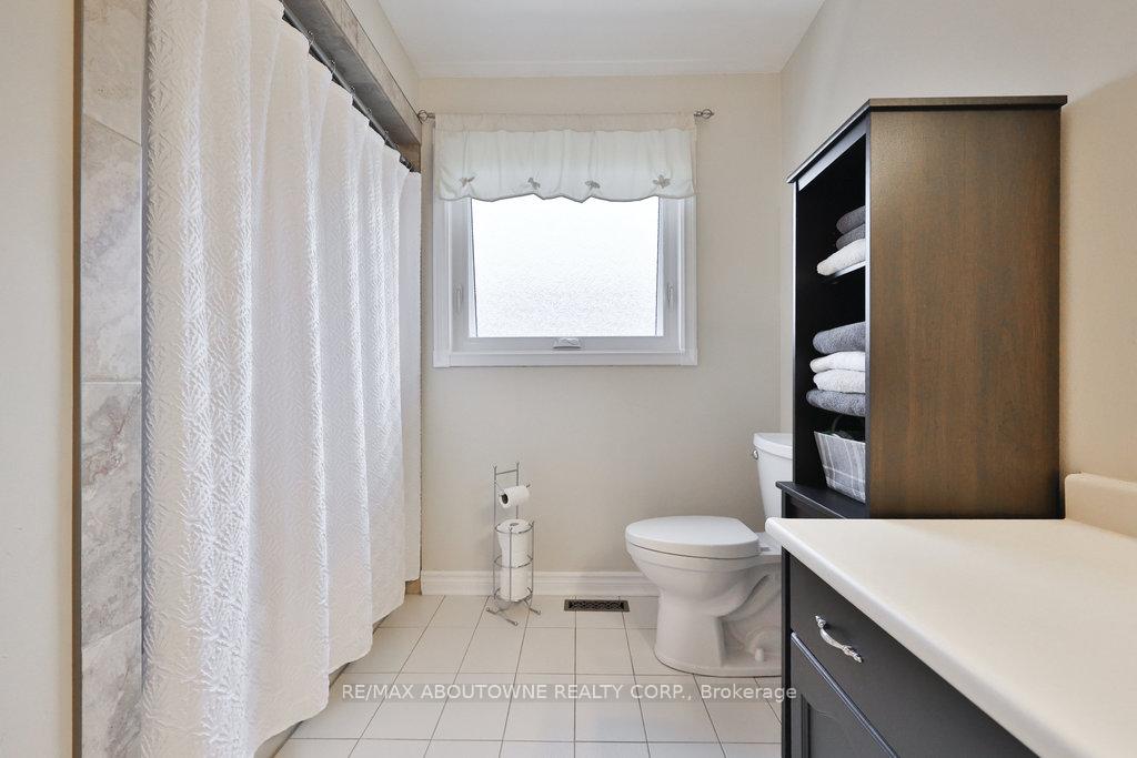 Photo 32 of 542 Hambling Court, Burlington, Roseland — HOMEH