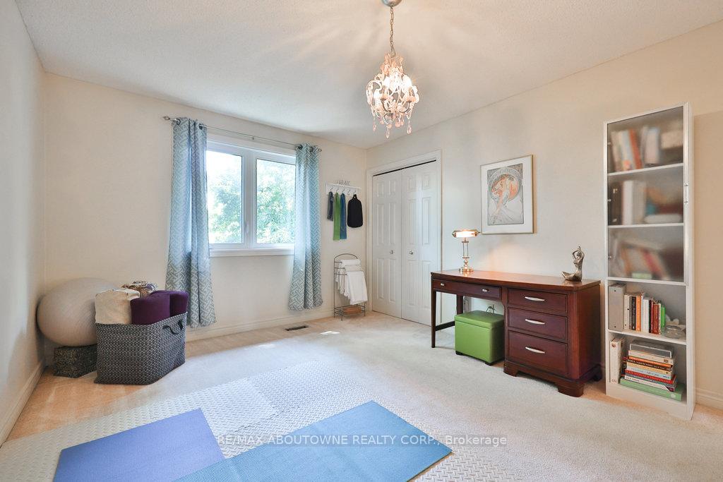 Photo 34 of 542 Hambling Court, Burlington, Roseland — HOMEH