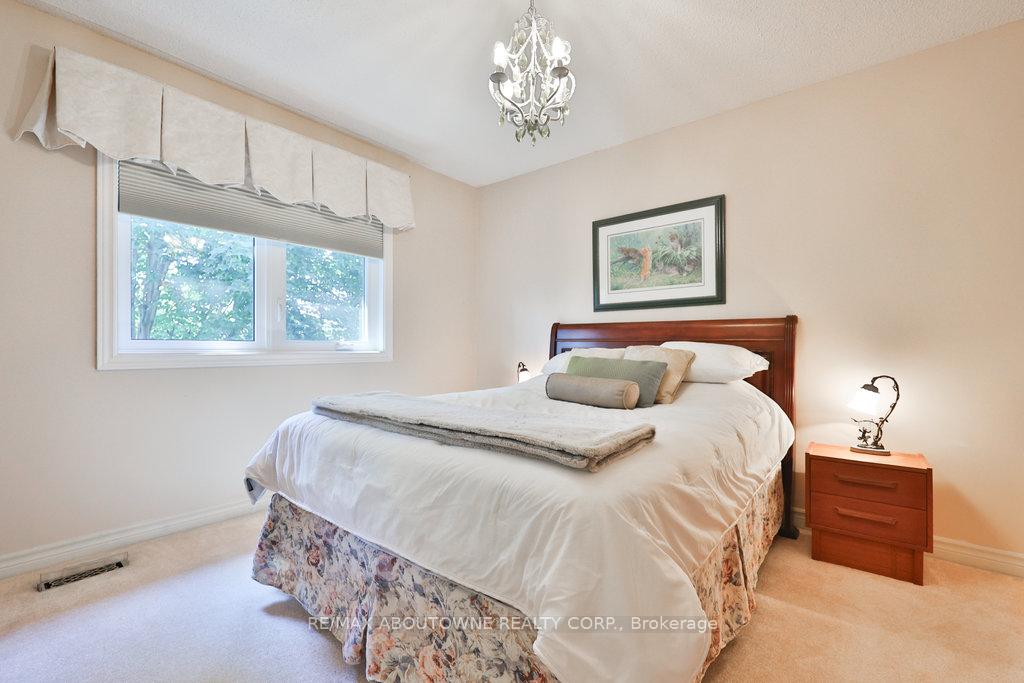 Photo 36 of 542 Hambling Court, Burlington, Roseland — HOMEH