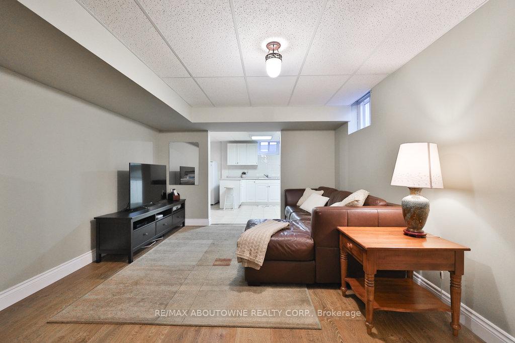 Photo 38 of 542 Hambling Court, Burlington, Roseland — HOMEH