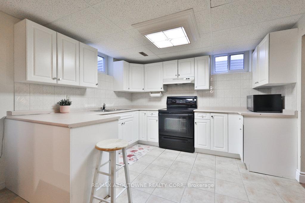 Photo 42 of 542 Hambling Court, Burlington, Roseland — HOMEH