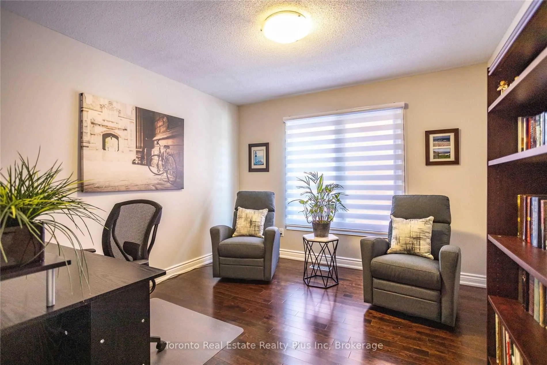 Photo 8 of 48 Newbury Crescent, Brampton, Westgate — HOMEH