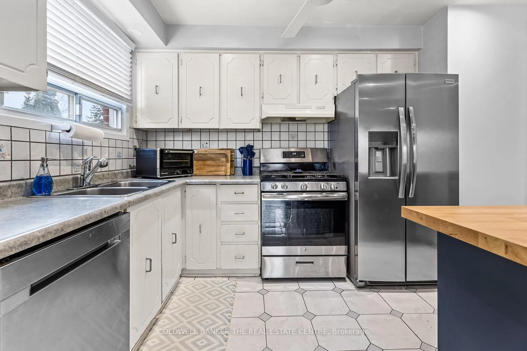 Photo 5 of 64 Merton Road, Brampton, Brampton North — HOMEH