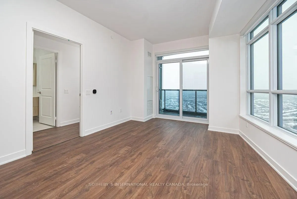 Photo 6 of Unit 3305, 30 Upper Mall Way, Vaughan, Brownridge — HOMEH