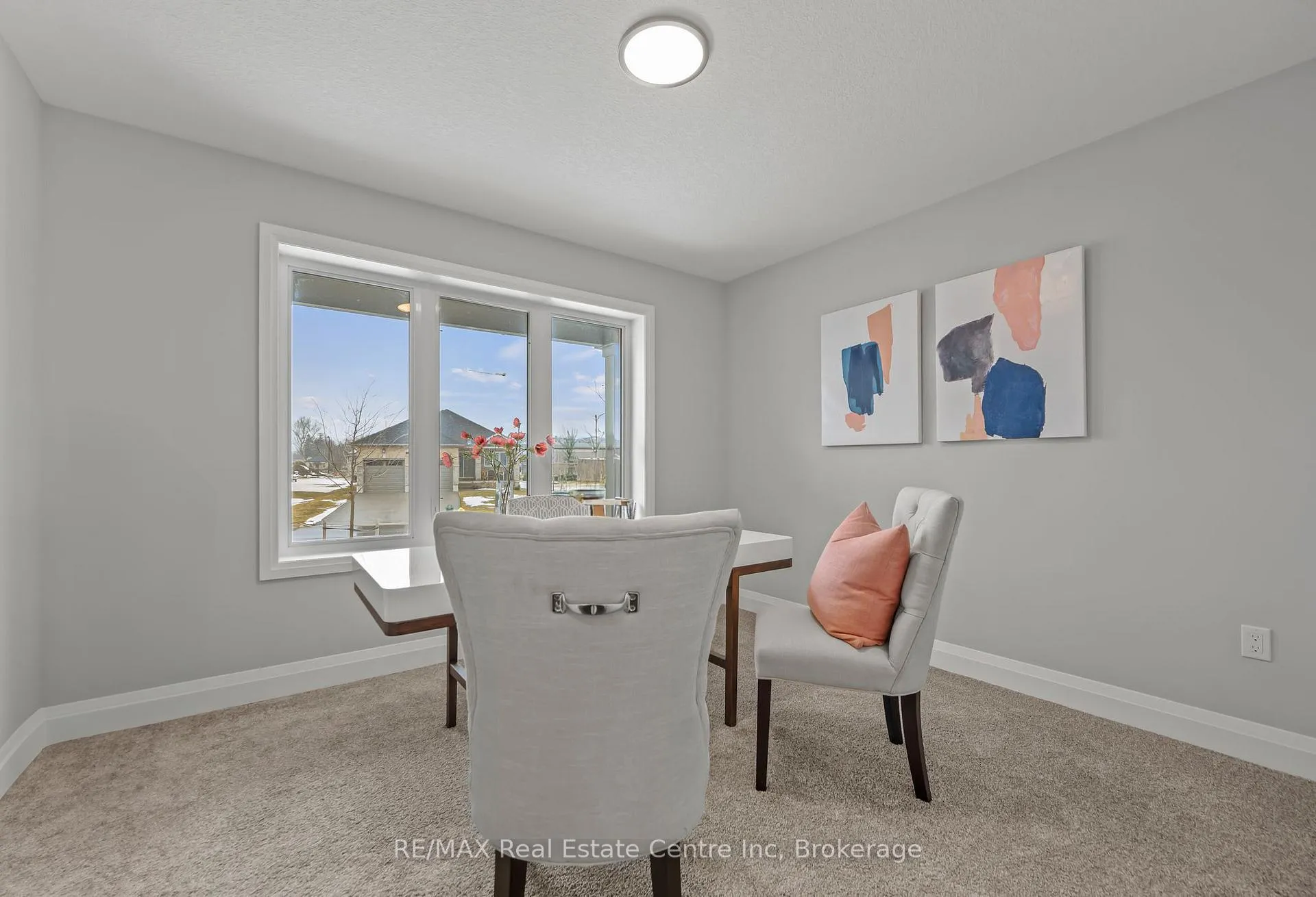 Photo 7 of 218 Bridge Crescent, Minto — HOMEH