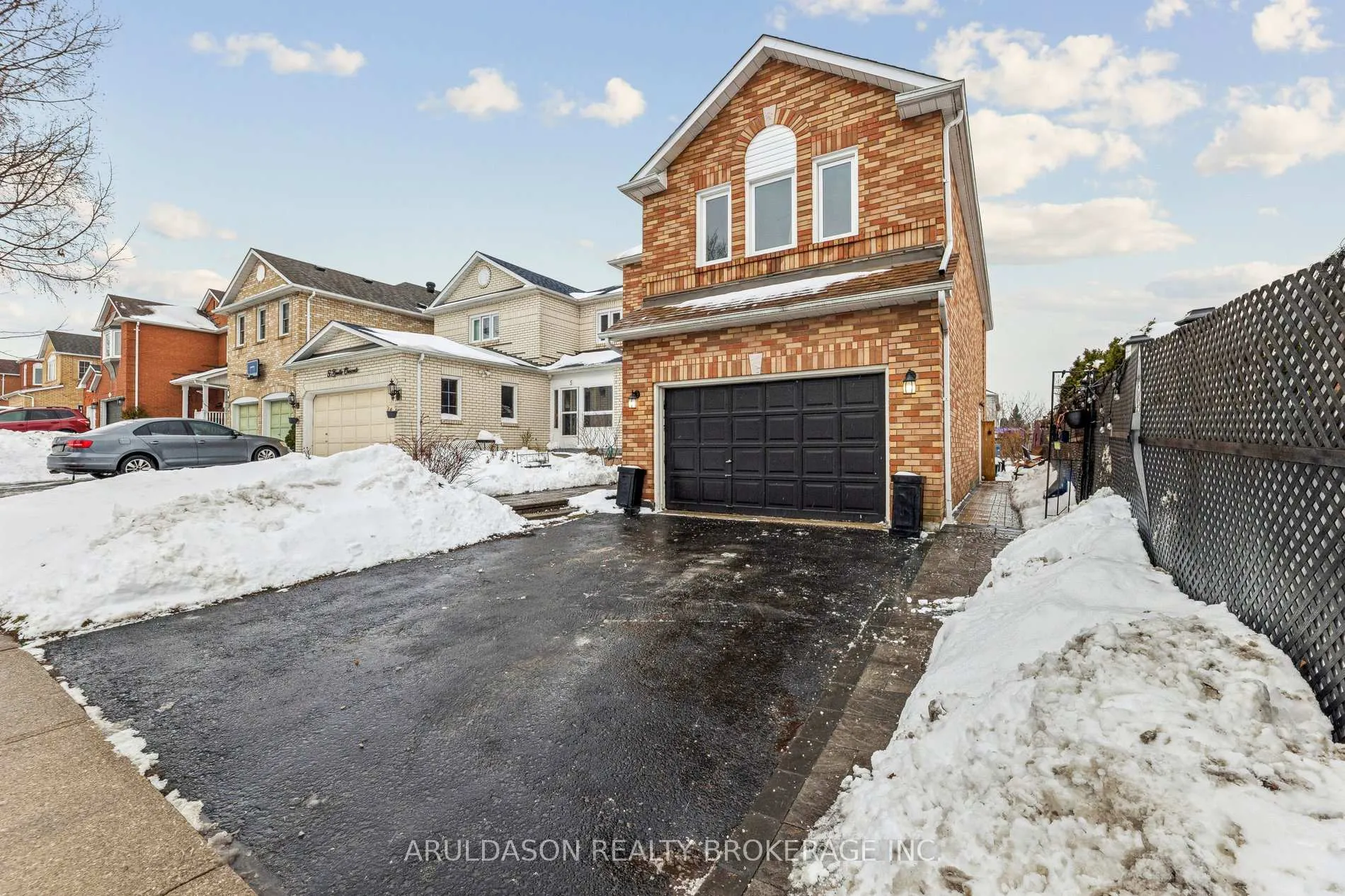 Photo 2 of 3 Booth Crescent, Ajax, Central — HOMEH