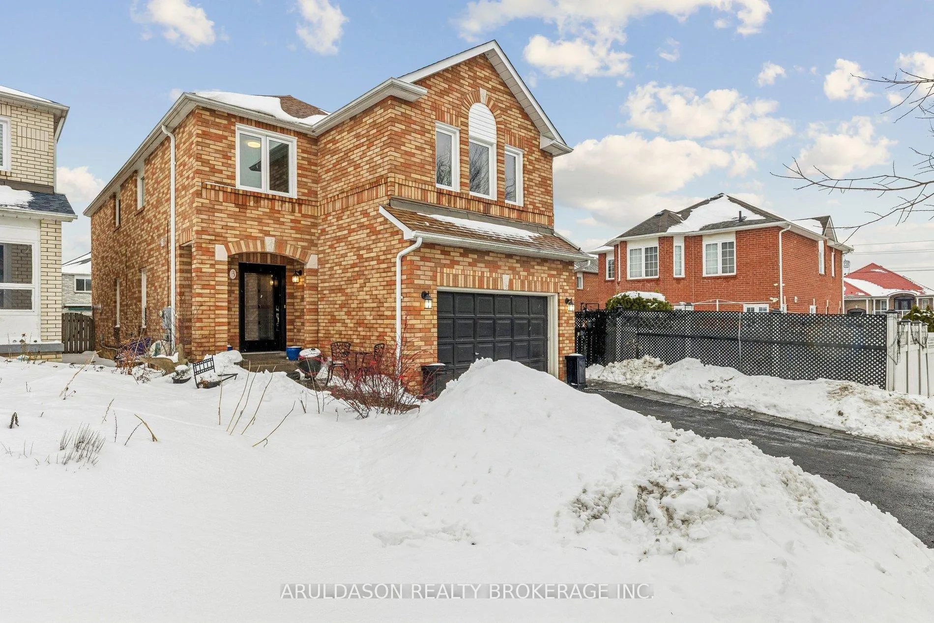 Photo 3 of 3 Booth Crescent, Ajax, Central — HOMEH