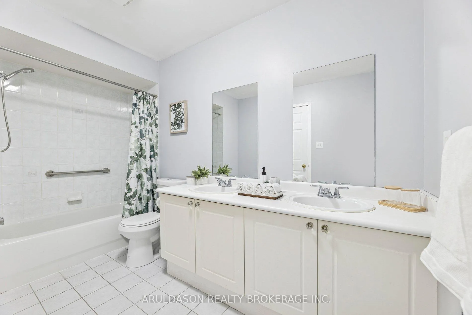 Photo 27 of 3 Booth Crescent, Ajax, Central — HOMEH
