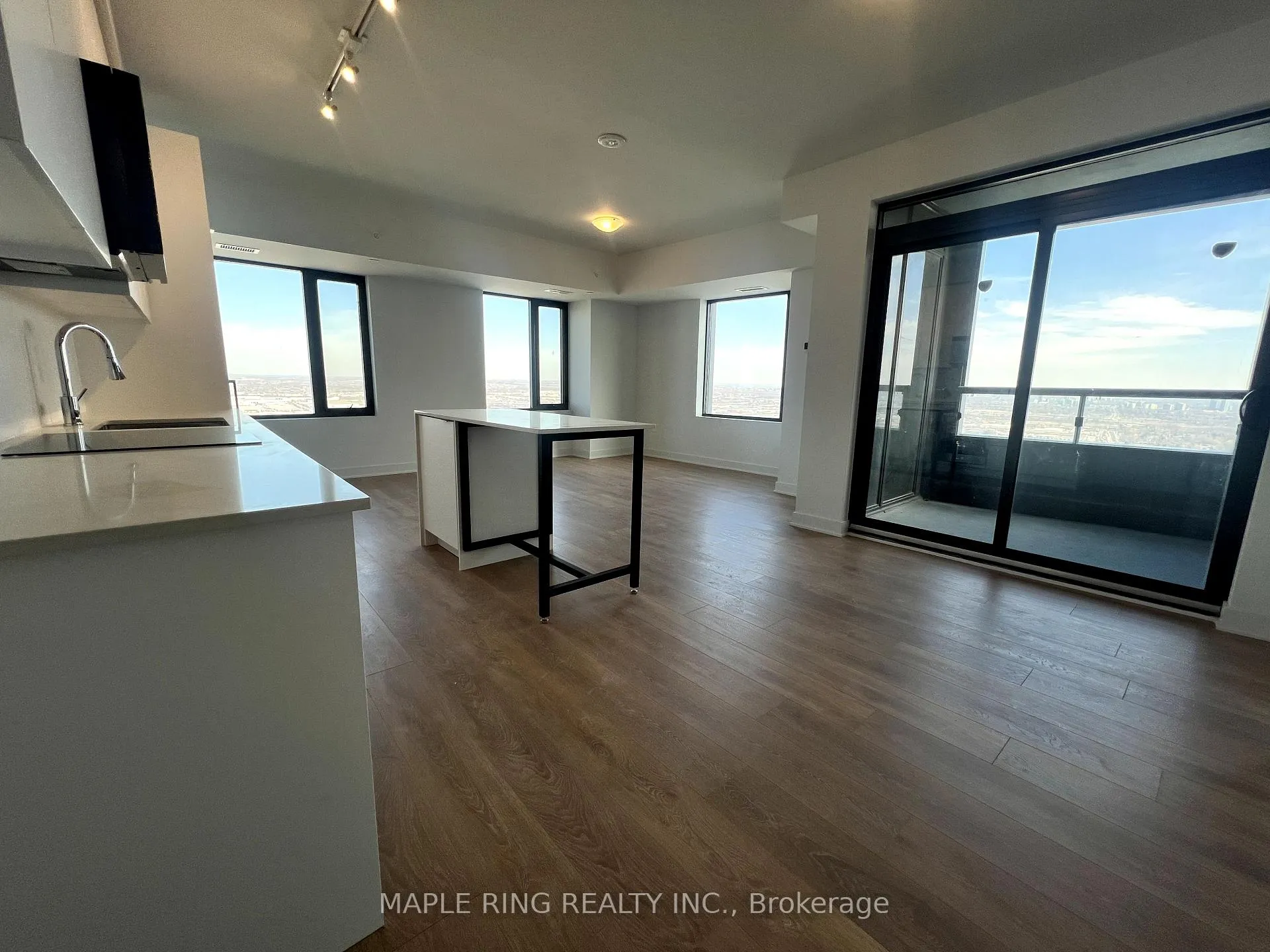 Photo 3 of Unit 4807, 2920 Highway 7 Road, Vaughan, Concord — HOMEH