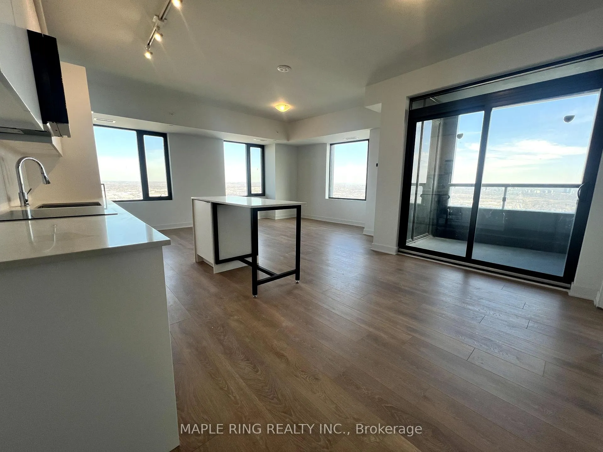 Photo 5 of Unit 4807, 2920 Highway 7 Road, Vaughan, Concord — HOMEH