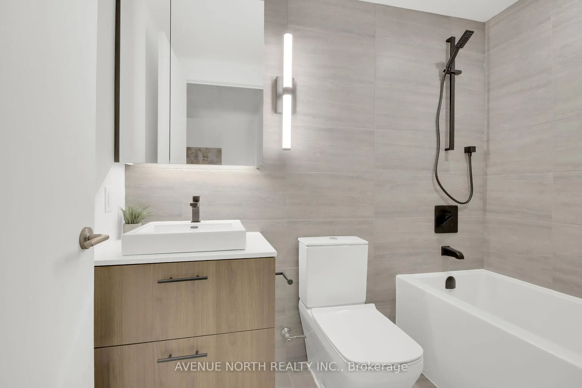 Photo 21 of Unit LPH6, 10 james Street, Ottawa, Ottawa Centre — HOMEH