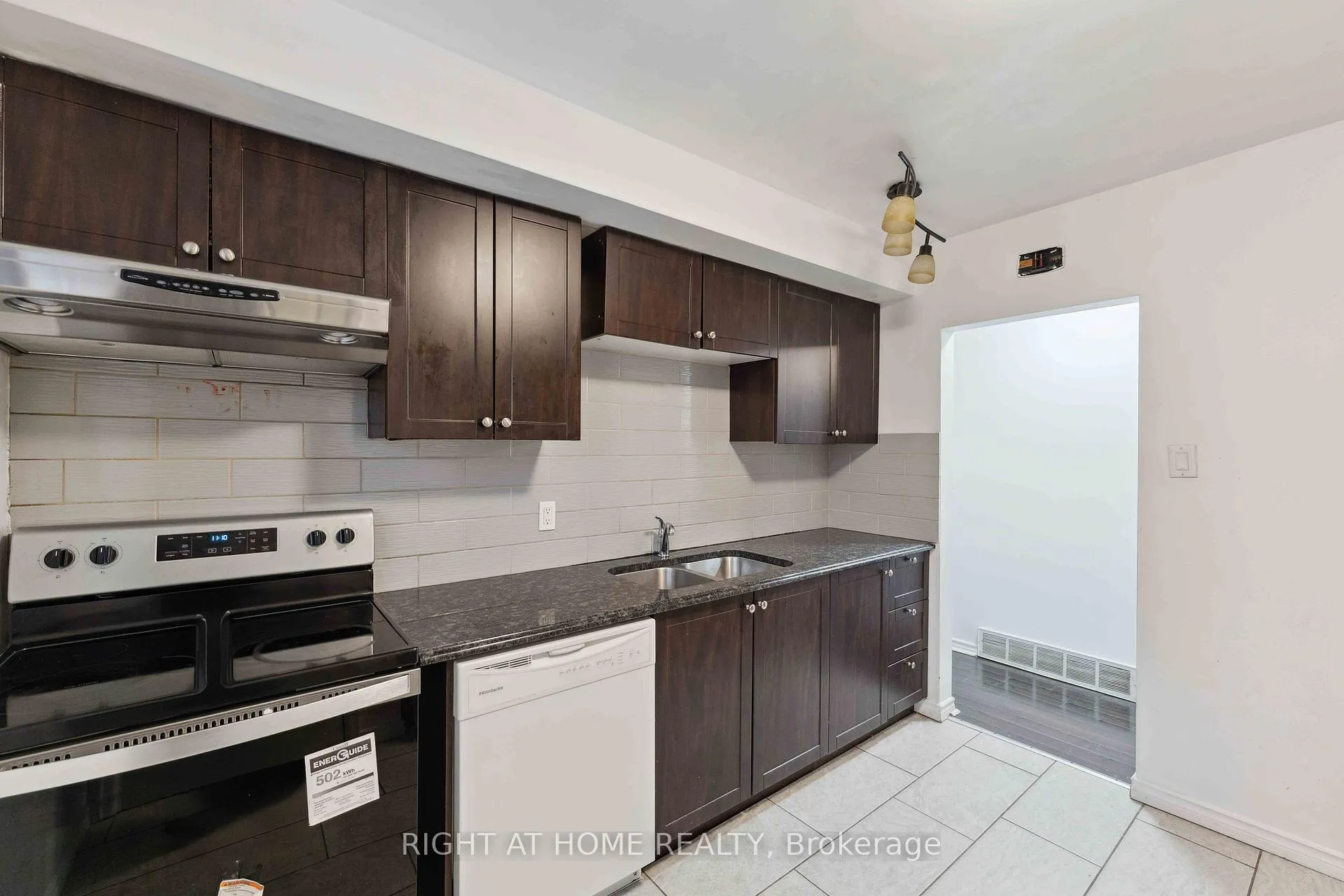 Photo 9 of 1274 Cobden Road E, Ottawa, Queensway Terrace South/Ridgeview — HOMEH