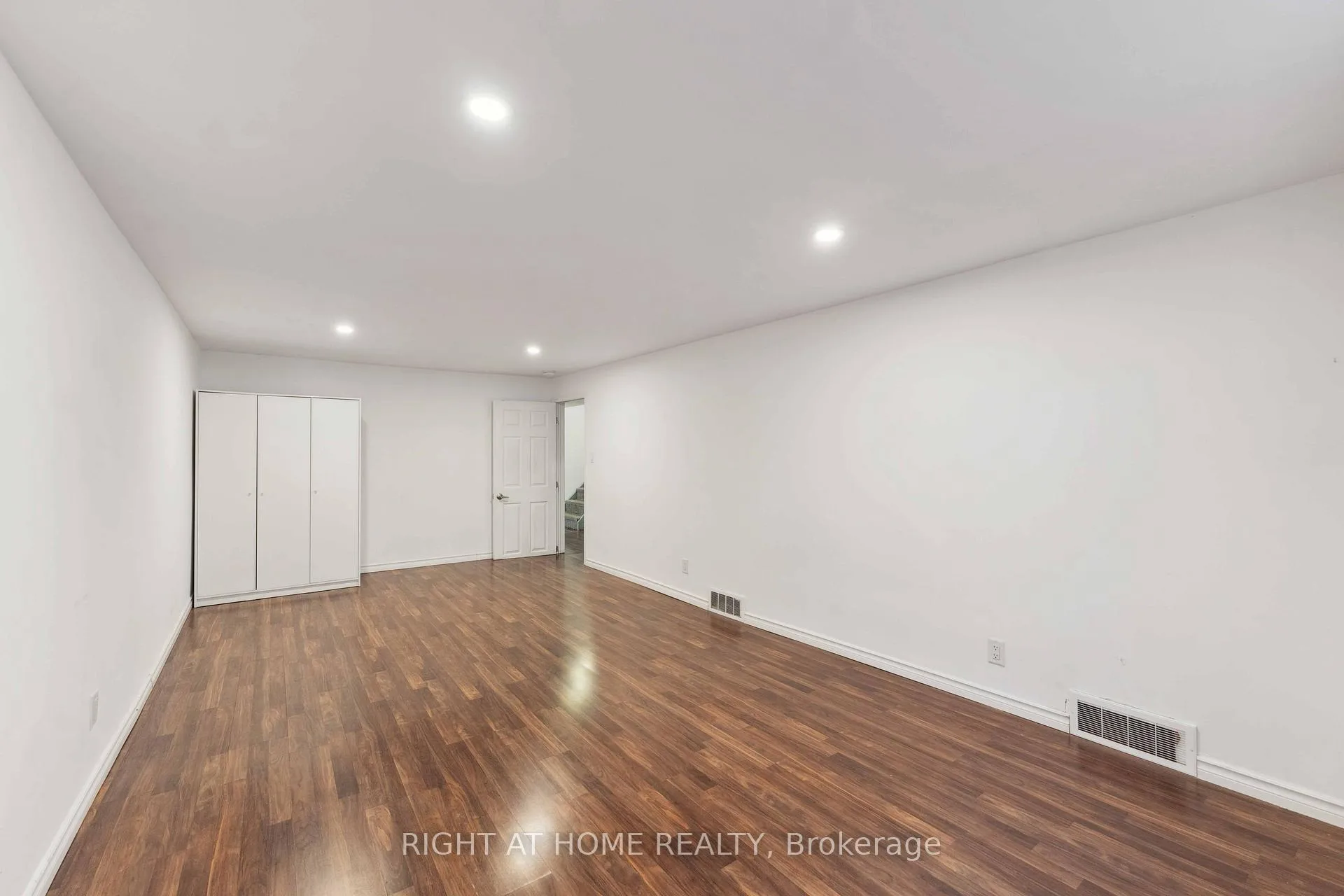 Photo 22 of 1274 Cobden Road E, Ottawa, Queensway Terrace South/Ridgeview — HOMEH