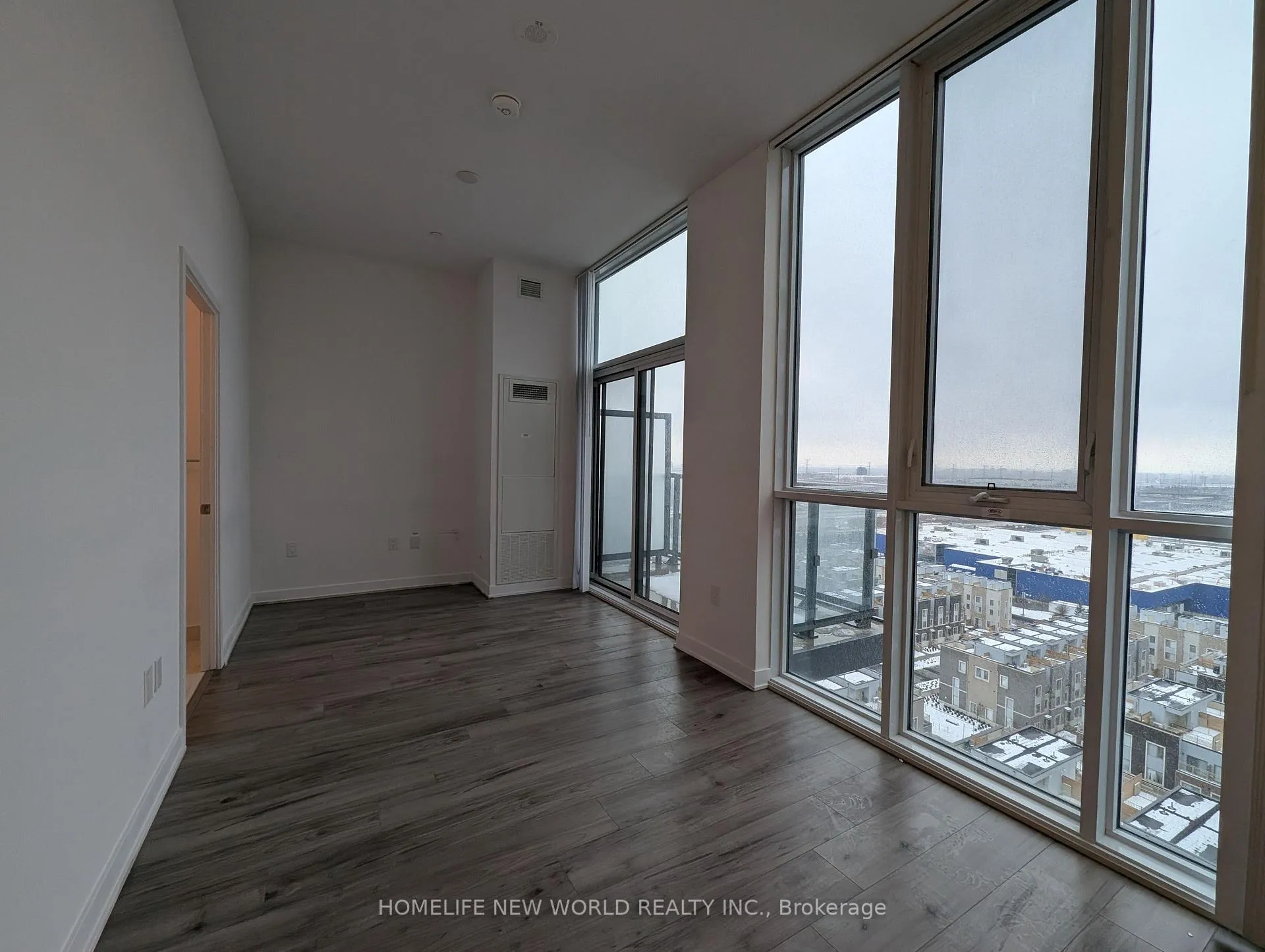 Photo 3 of Unit 1606, 60 Honeycrisp Crescent, Vaughan, Concord — HOMEH