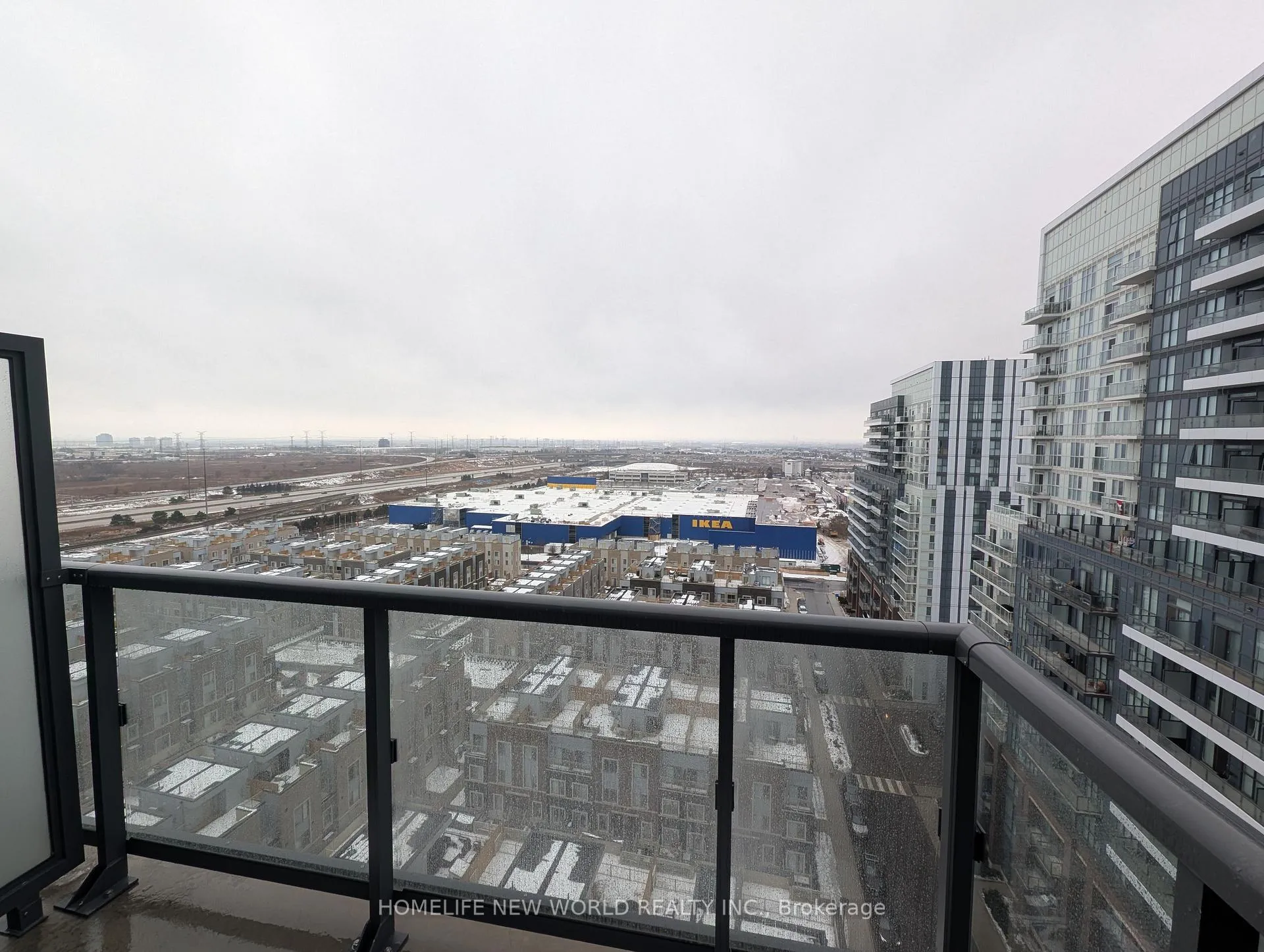 Photo 6 of Unit 1606, 60 Honeycrisp Crescent, Vaughan, Concord — HOMEH