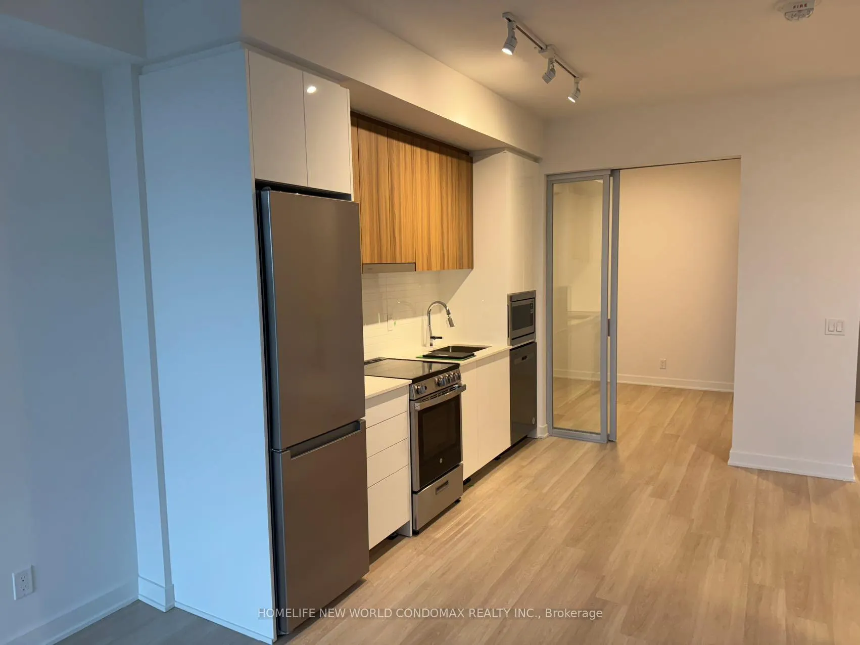Photo 10 of Unit 1709, 50 Upper Mall Way, Vaughan, Brownridge — HOMEH