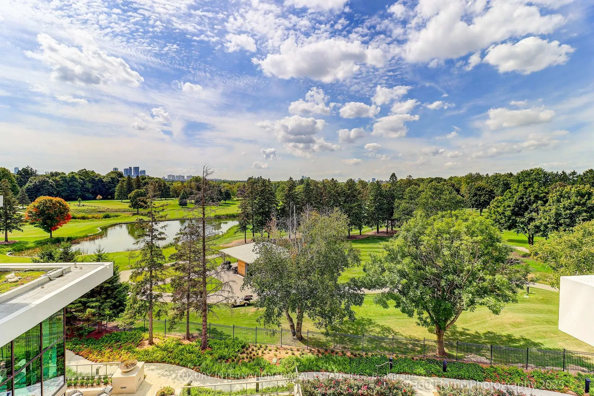 Photo 2 of Unit 404, 399 Royal Orchard Boulevard, Markham, Bayview Glen — HOMEH
