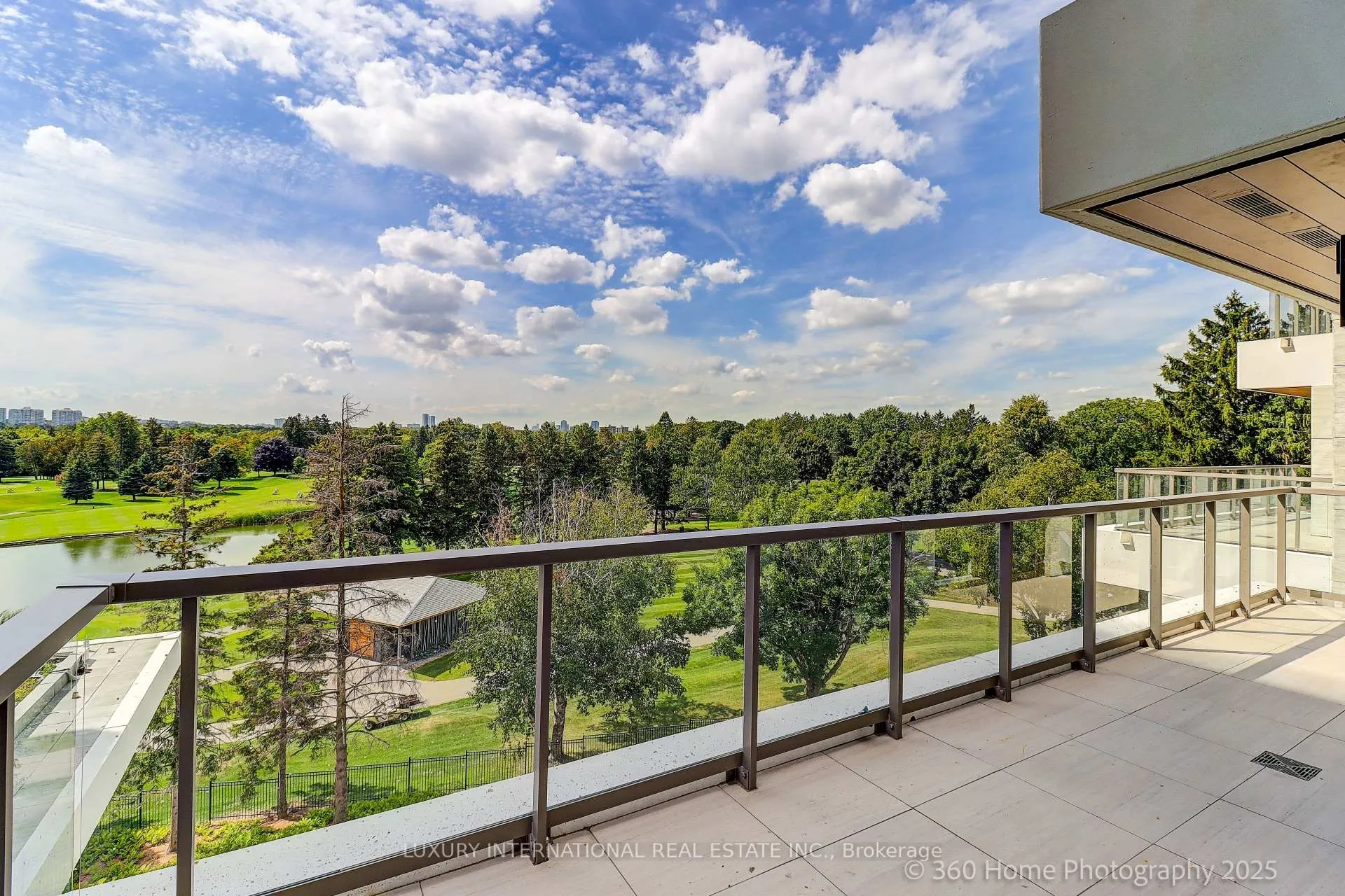 Photo 3 of Unit 404, 399 Royal Orchard Boulevard, Markham, Bayview Glen — HOMEH