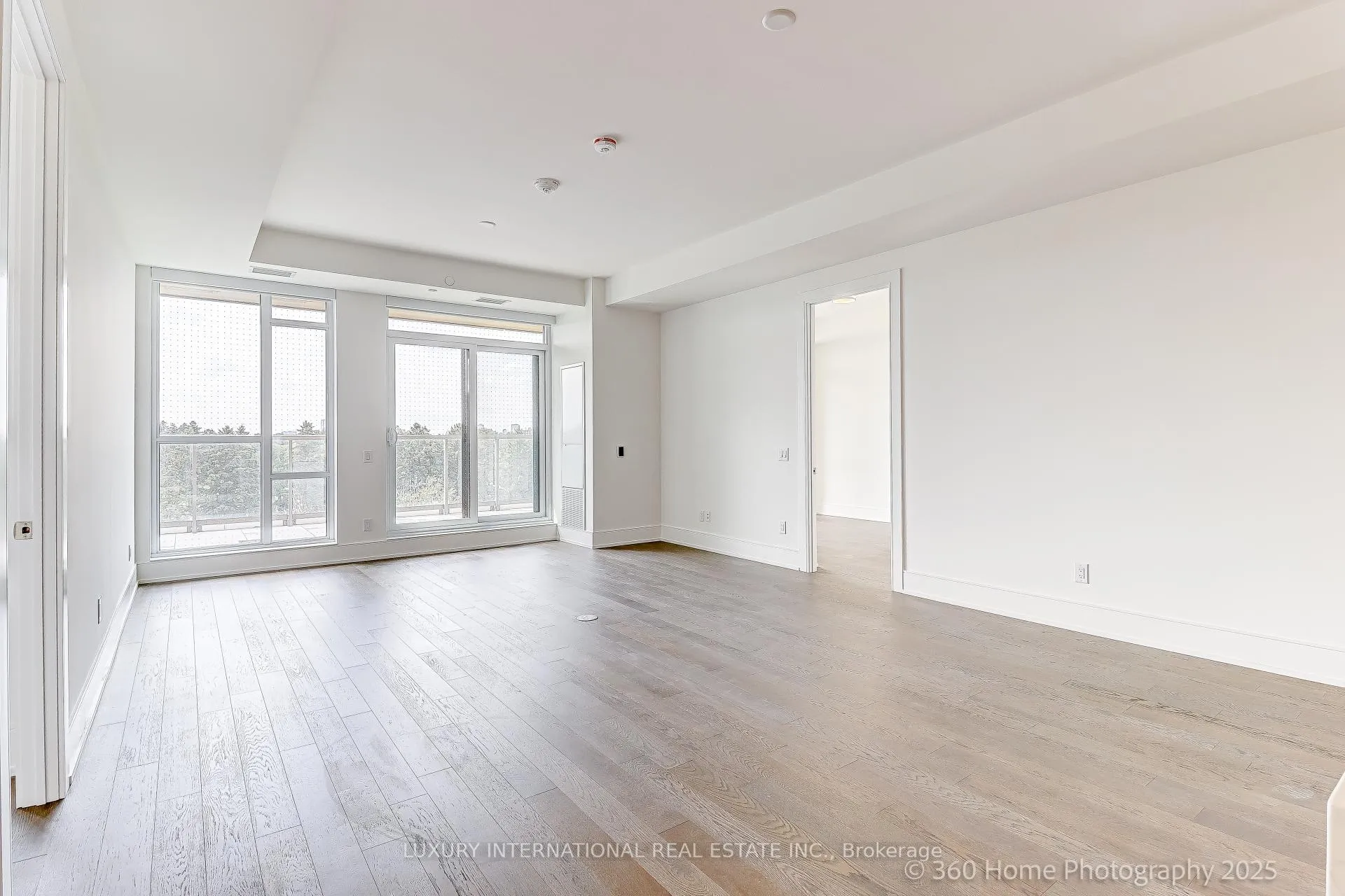 Photo 5 of Unit 404, 399 Royal Orchard Boulevard, Markham, Bayview Glen — HOMEH