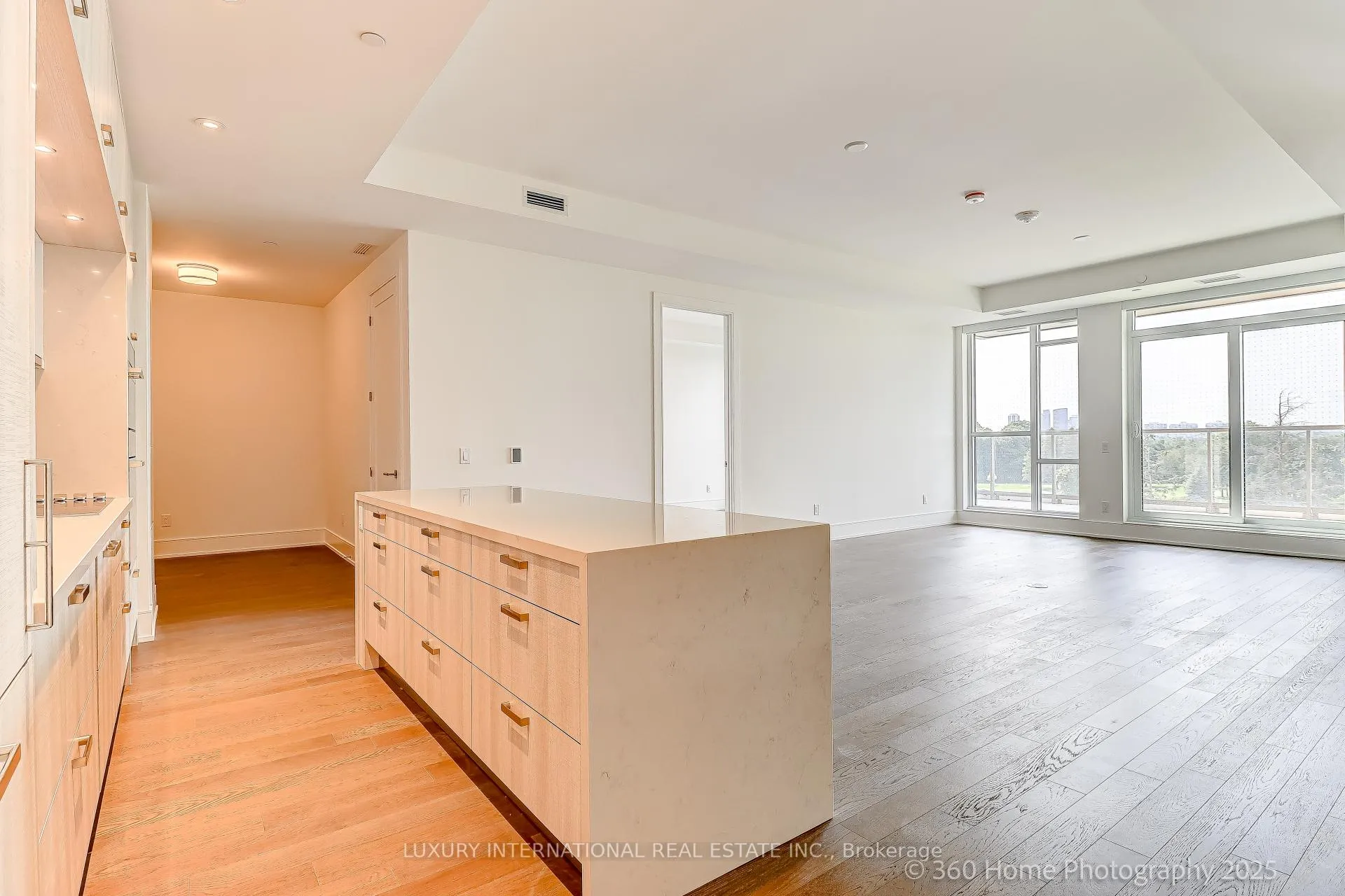 Photo 7 of Unit 404, 399 Royal Orchard Boulevard, Markham, Bayview Glen — HOMEH