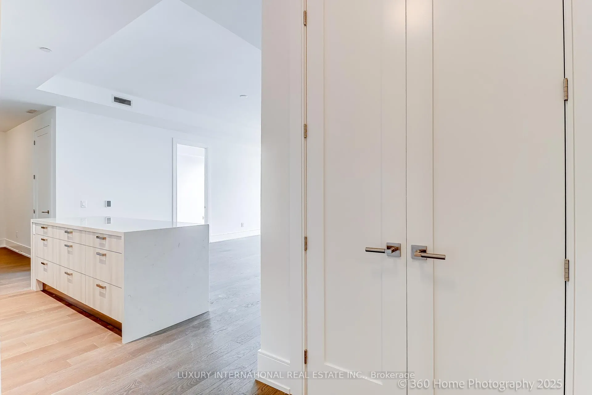 Photo 12 of Unit 404, 399 Royal Orchard Boulevard, Markham, Bayview Glen — HOMEH