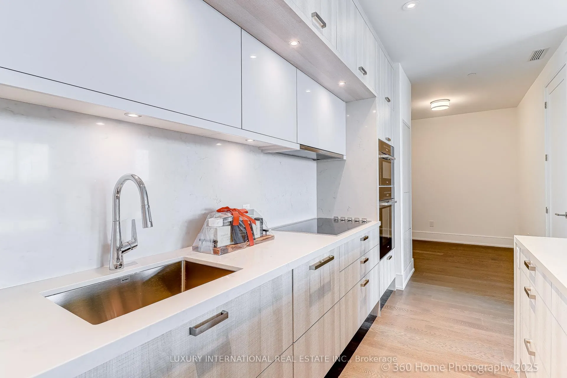 Photo 13 of Unit 404, 399 Royal Orchard Boulevard, Markham, Bayview Glen — HOMEH