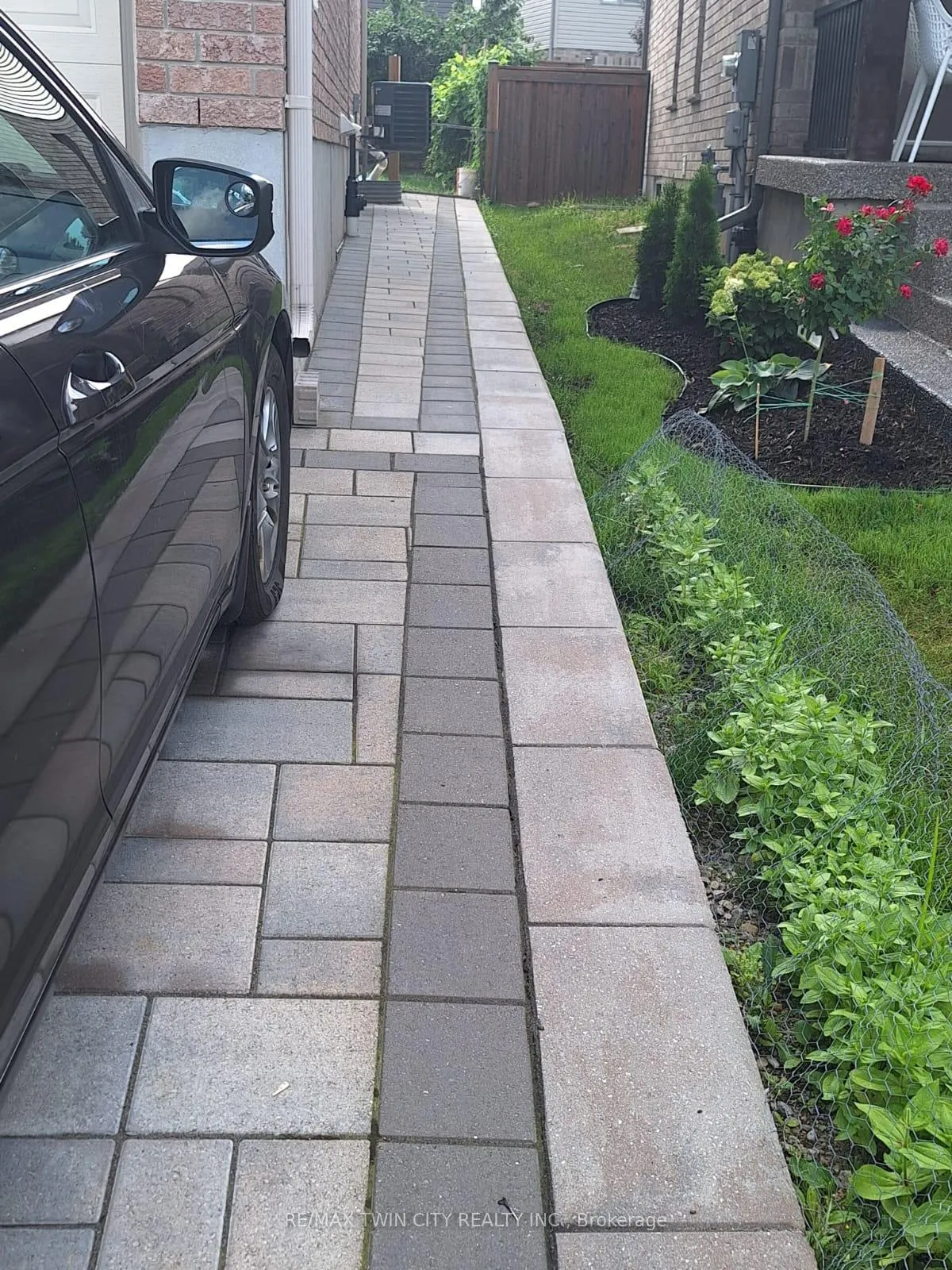 Photo 2 of 15 Spring Creek Street, Kitchener, Grand River South — HOMEH
