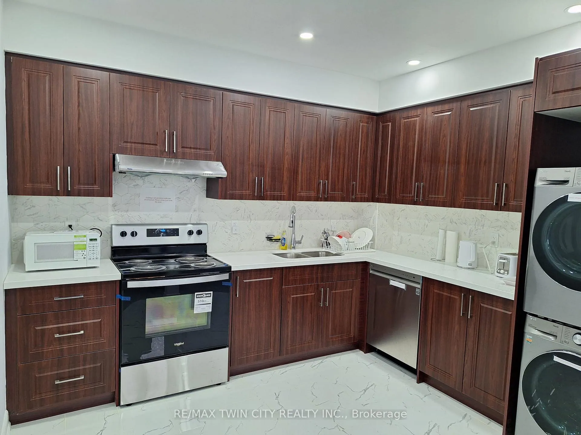 Photo 9 of 15 Spring Creek Street, Kitchener, Grand River South — HOMEH